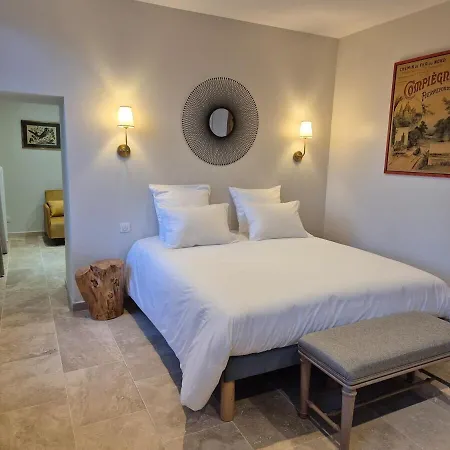 Château De La Follie - Le Bourgot