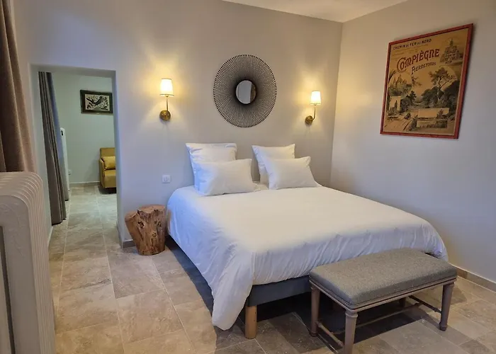 Château De La Follie - Le Bourgot