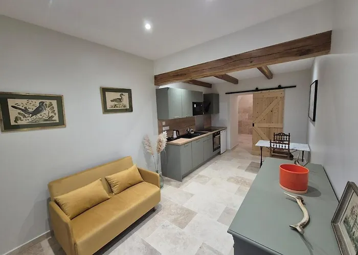 Hébergement de vacances Château De La Follie - Le Bourgot