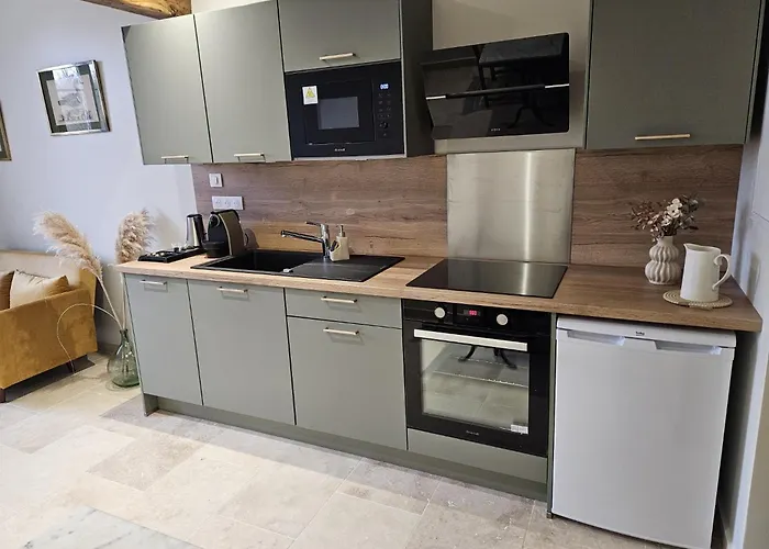 Château De La Follie - Le Bourgot Hébergement de vacances